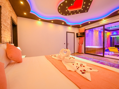  gece  -  Kasım
  | Kalkan Akbel Muhafazakar Villa (4 Kişilik, Doğa İçinde, Jakuzili, Isıtmalı Havuz Seçenekli)